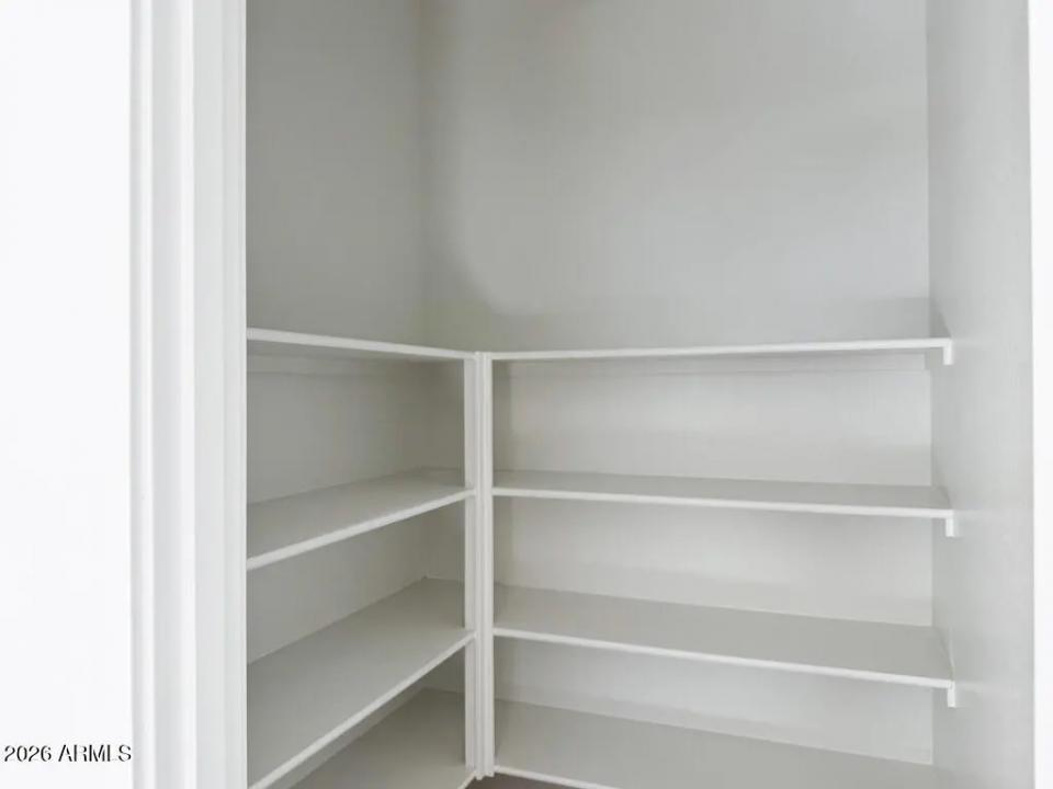 Real Estate Picture 5