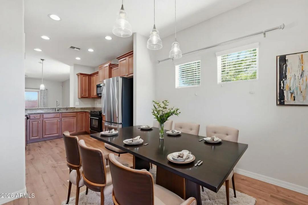 Real Estate Picture 8