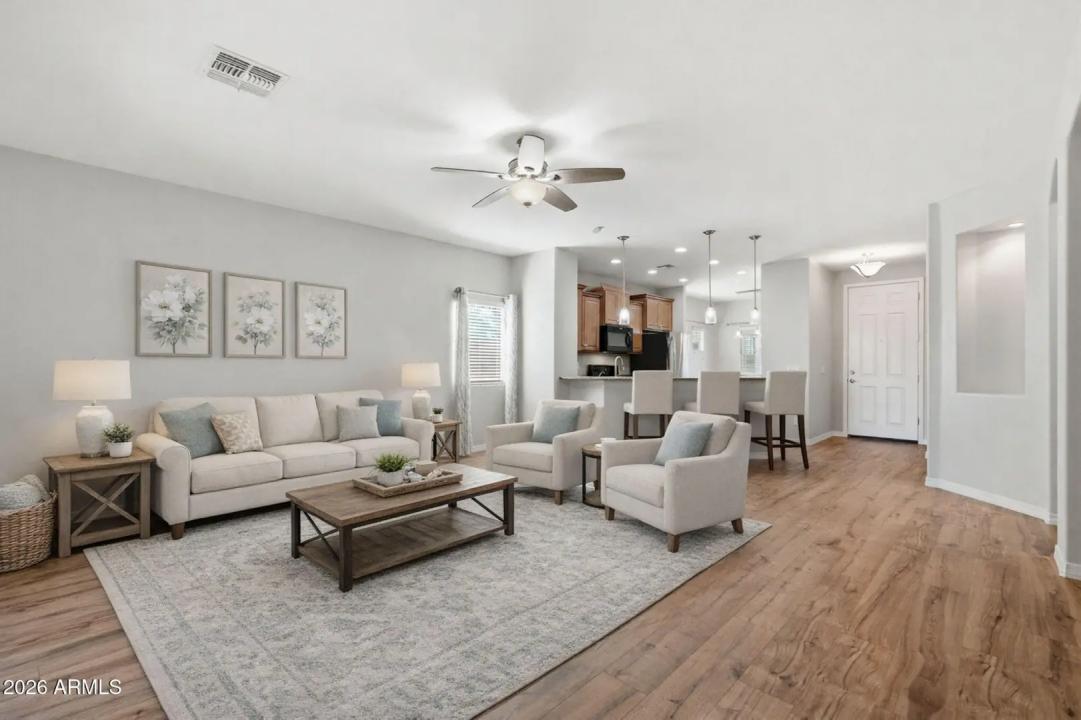 Real Estate Picture 11