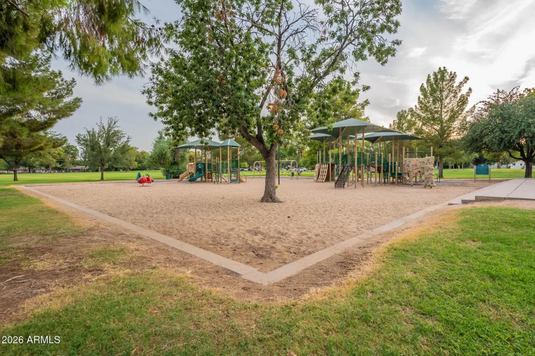 Real Estate Picture 54