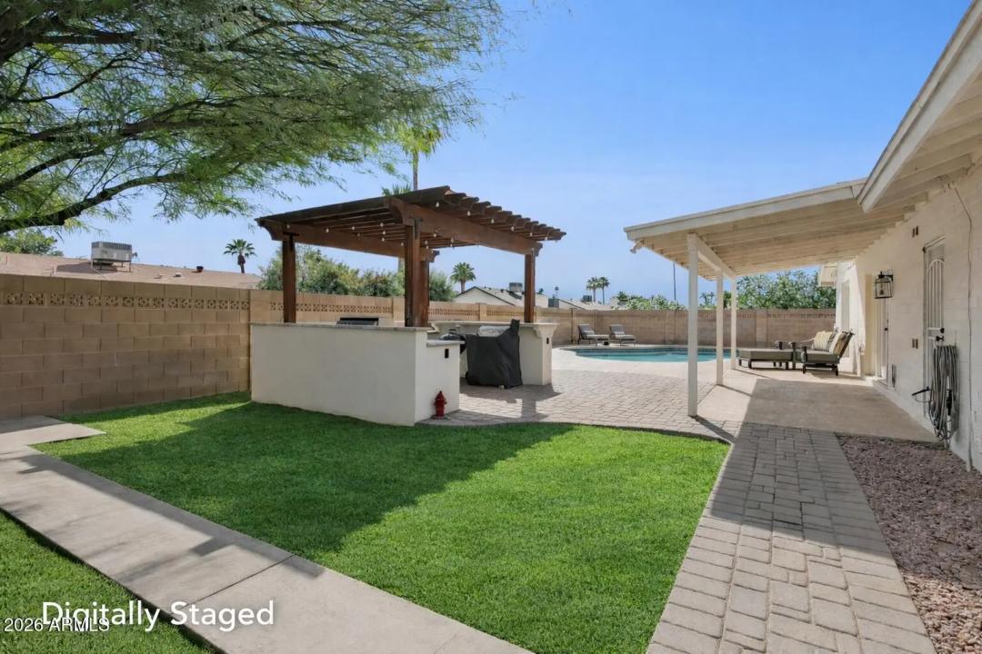 Real Estate Picture 5