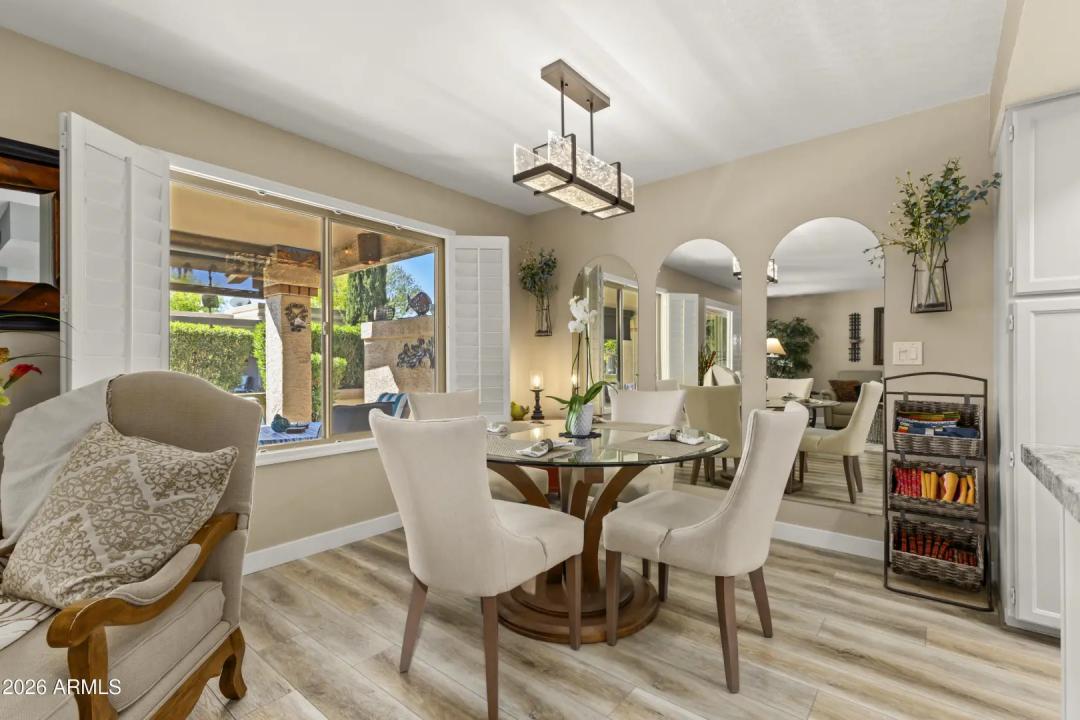 Real Estate Picture 12