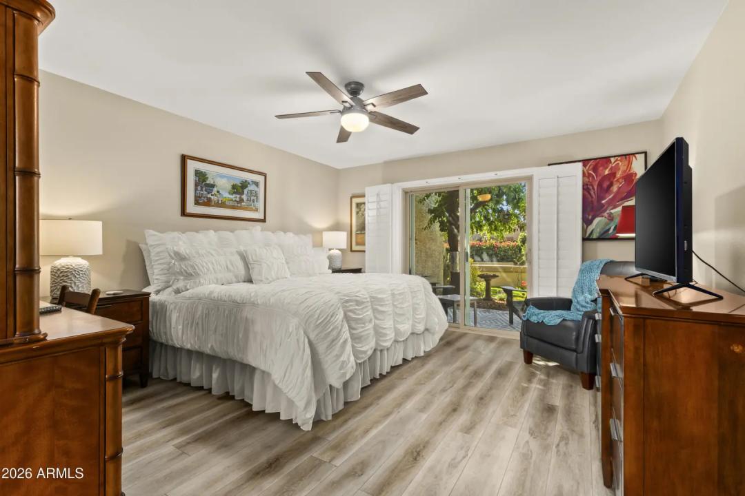 Real Estate Picture 14