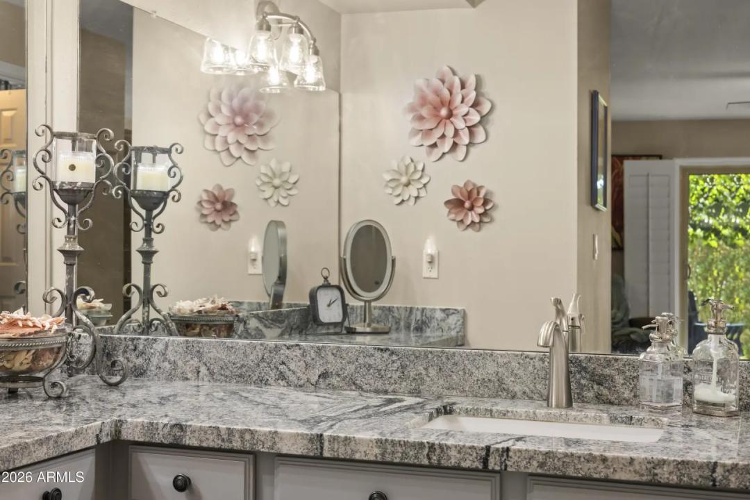 Real Estate Picture 17