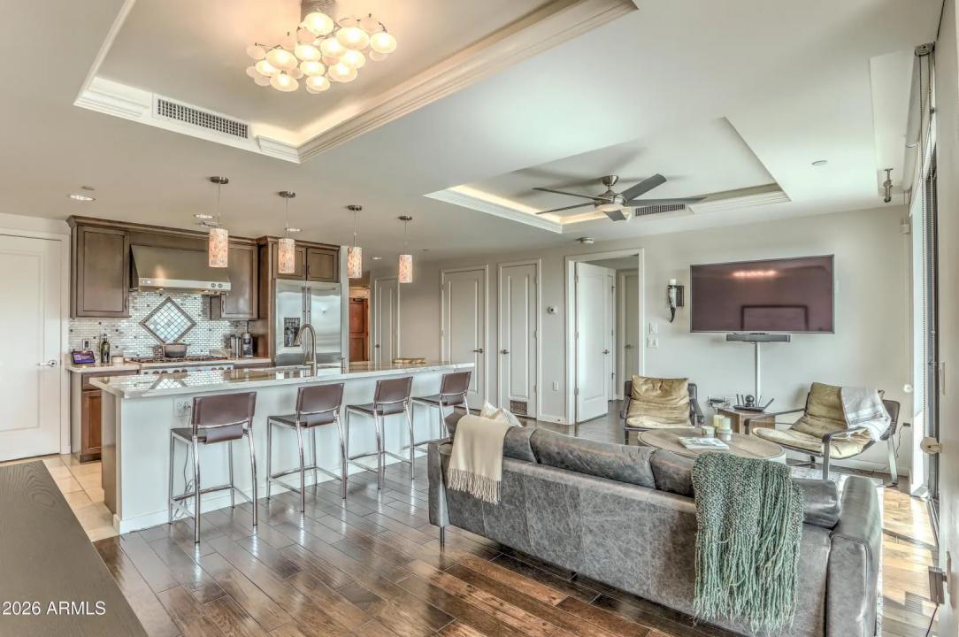 Real Estate Picture 8