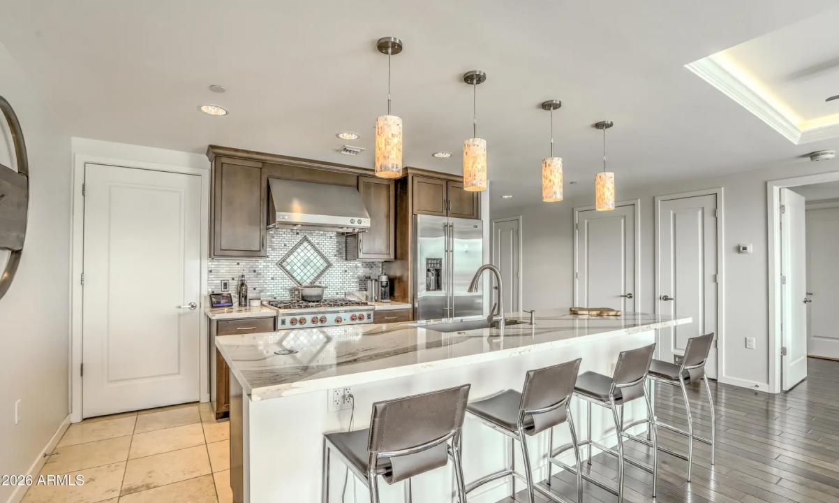 Real Estate Picture 9