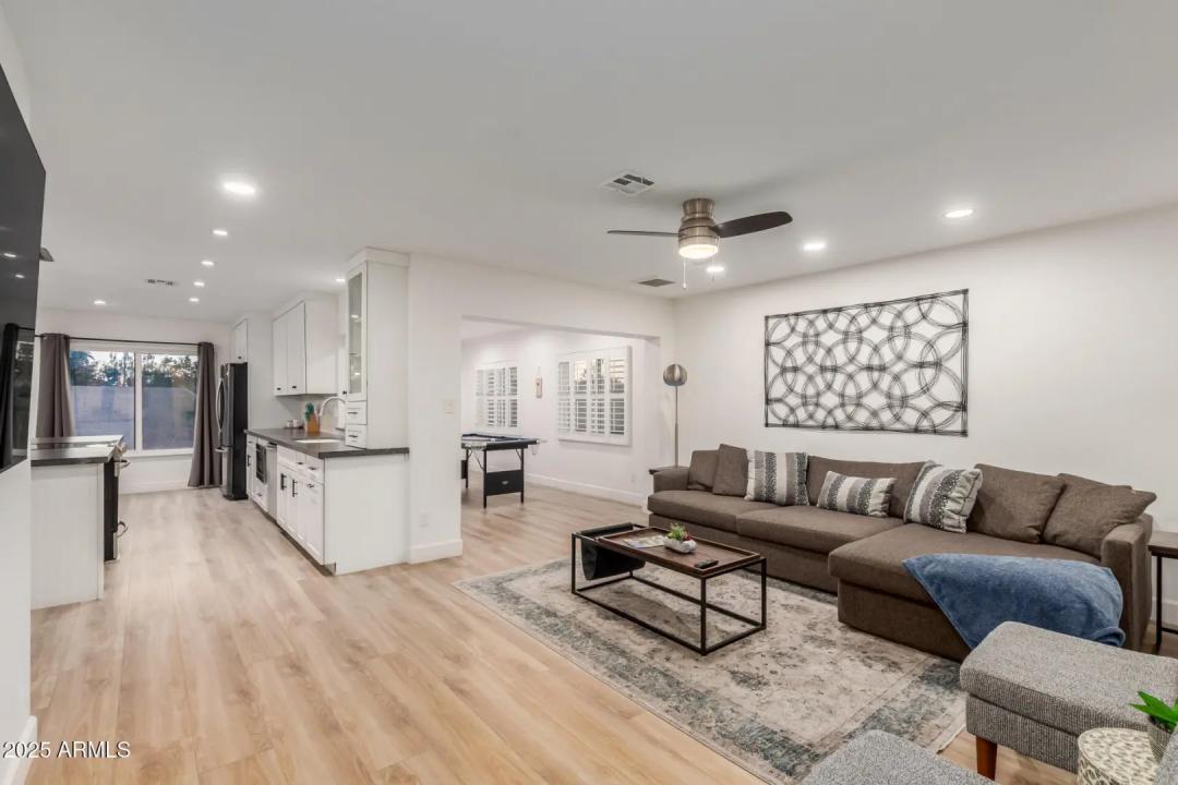 Real Estate Picture 8