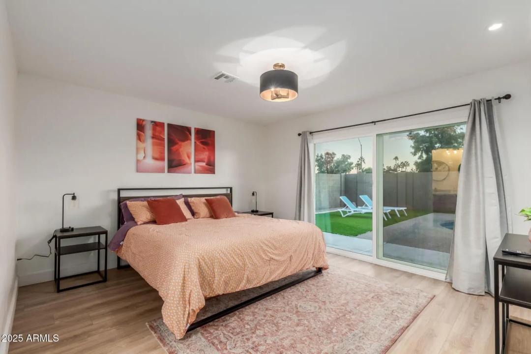 Real Estate Picture 12