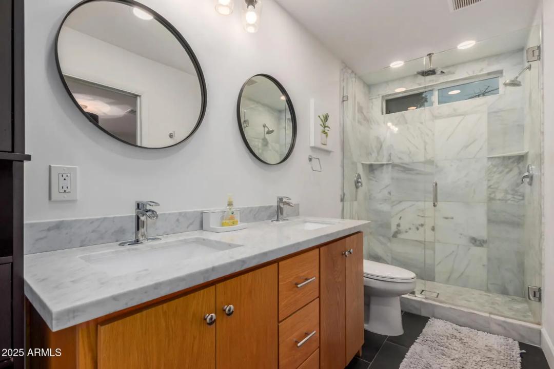 Real Estate Picture 13