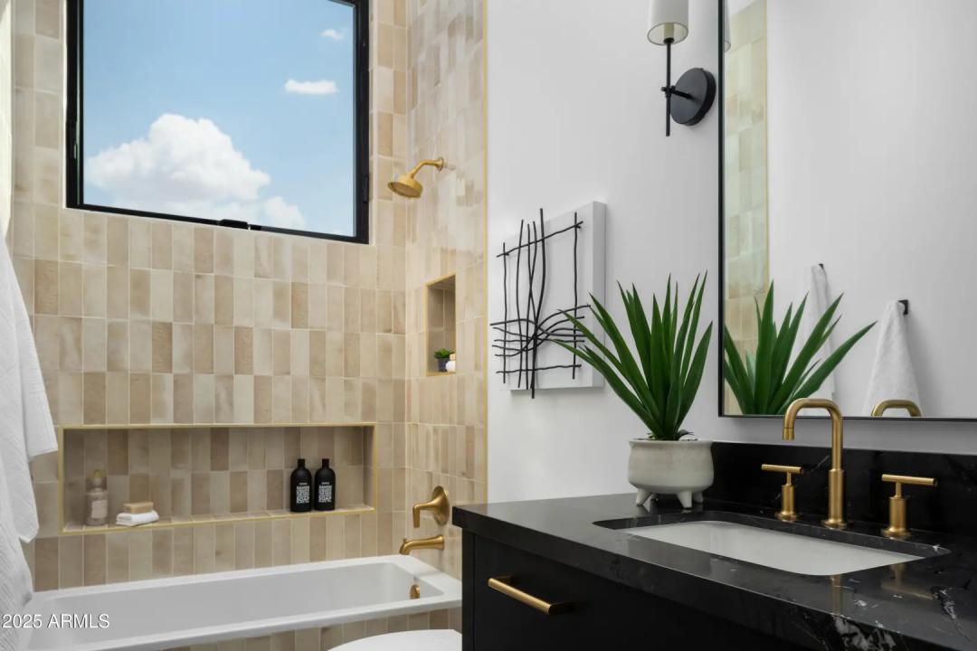 Real Estate Picture 33