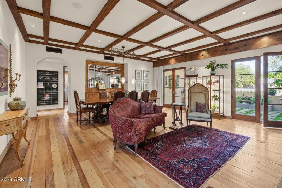 Real Estate Picture 10