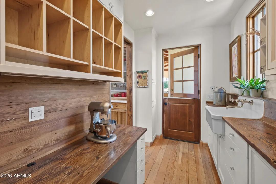 Real Estate Picture 21