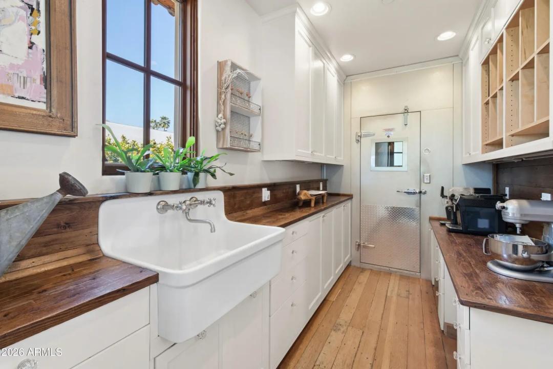 Real Estate Picture 20