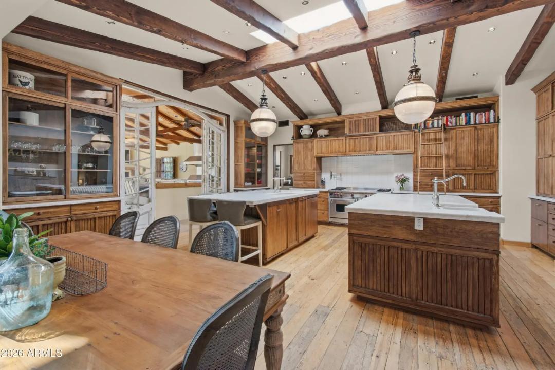 Real Estate Picture 14