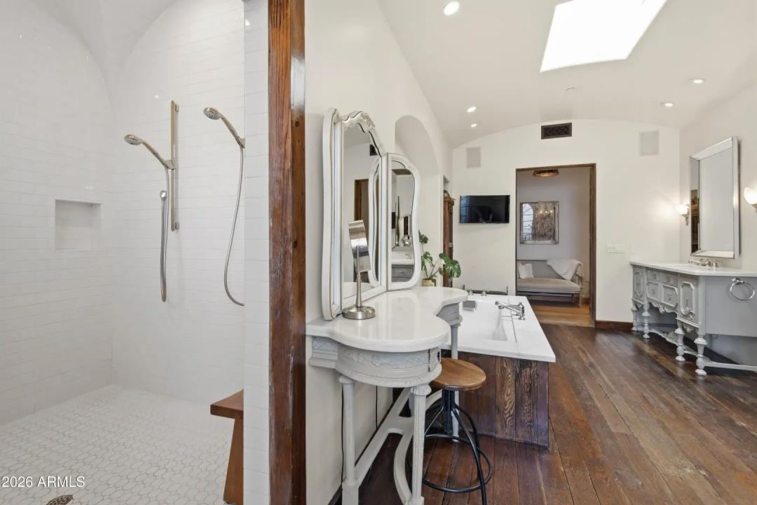 Real Estate Picture 29