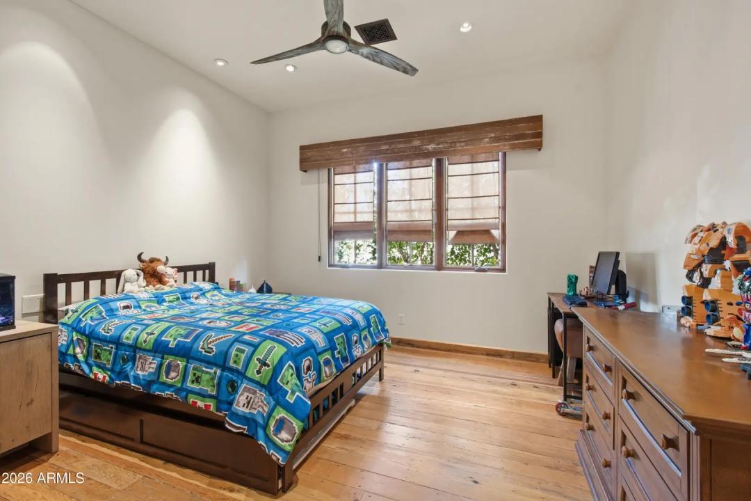 Real Estate Picture 38