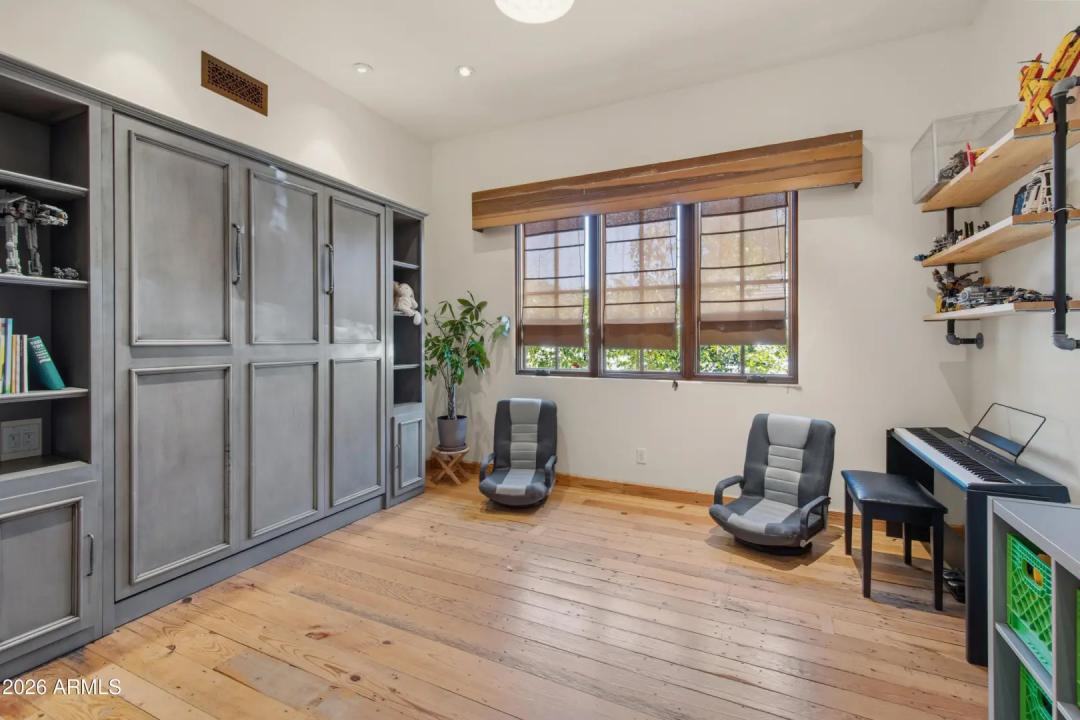 Real Estate Picture 40