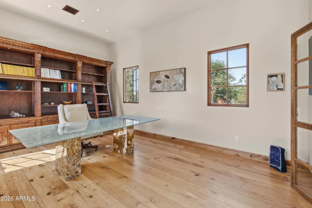 Real Estate Picture 50