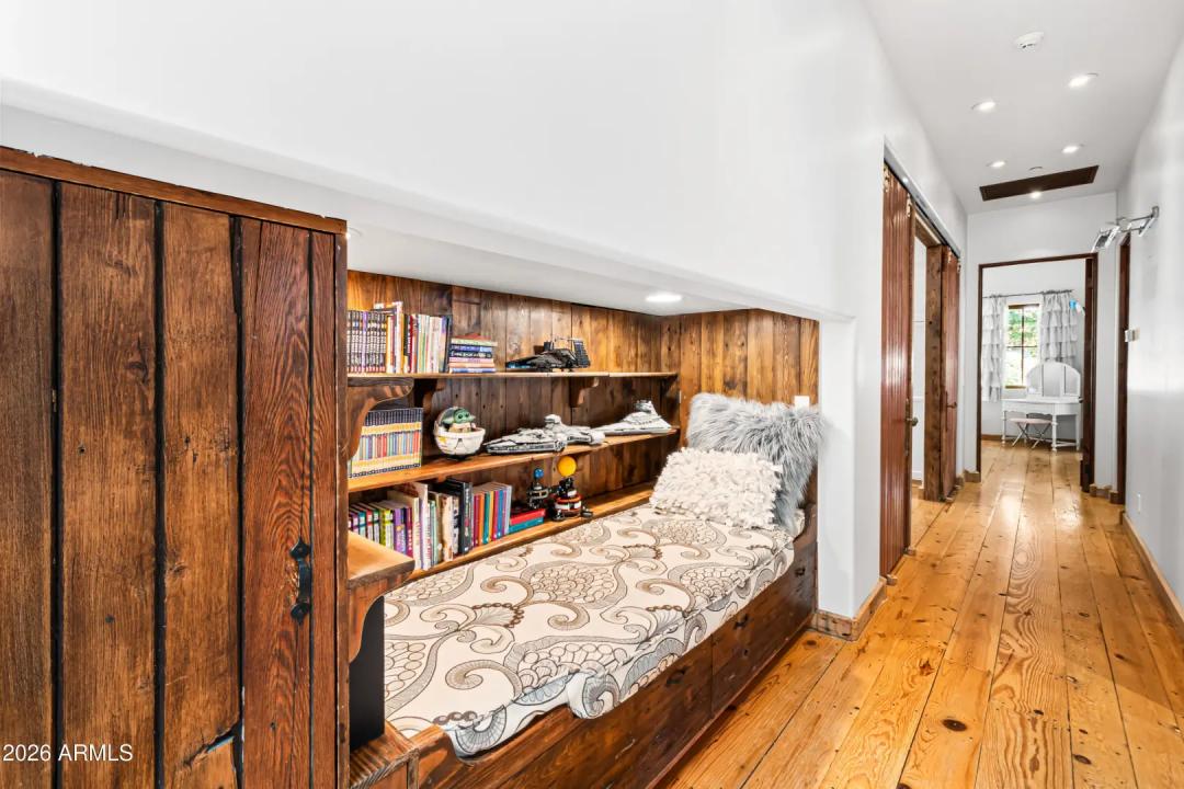 Real Estate Picture 33