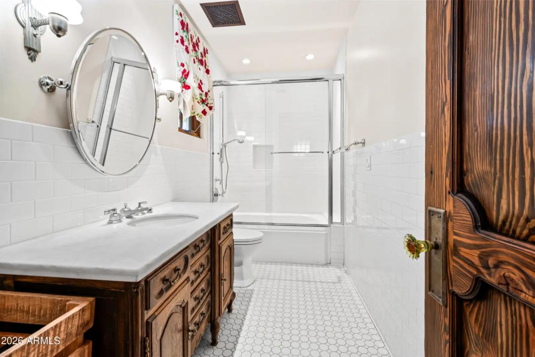 Real Estate Picture 37