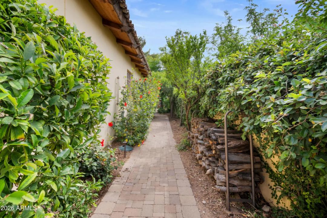 Real Estate Picture 68