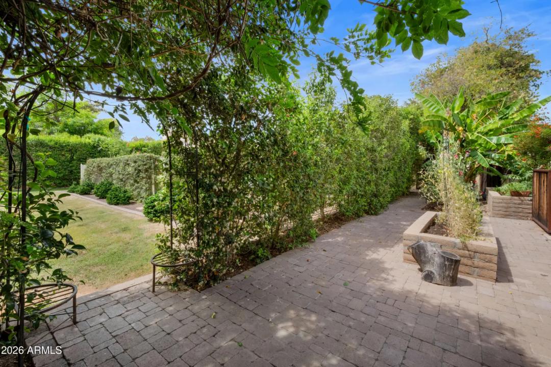 Real Estate Picture 76