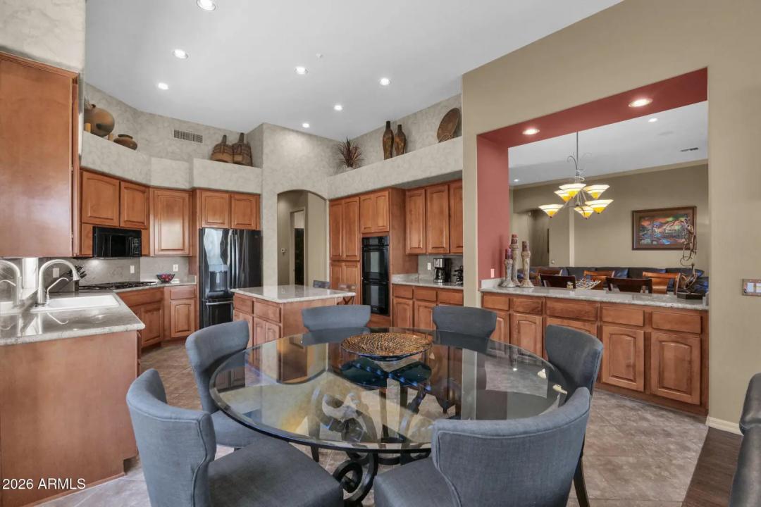 Real Estate Picture 12