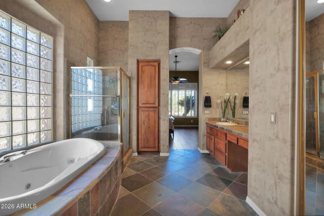 Real Estate Picture 30