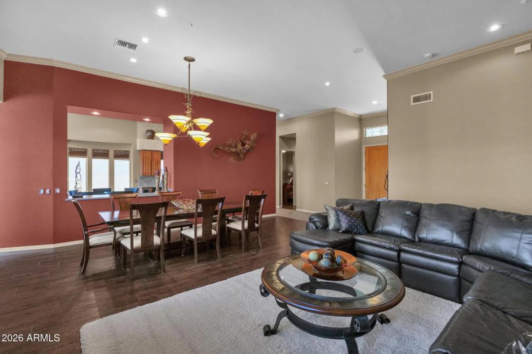 Real Estate Picture 11