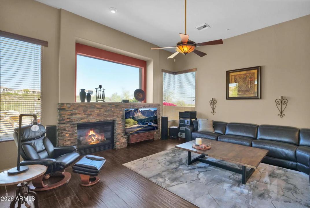 Real Estate Picture 18