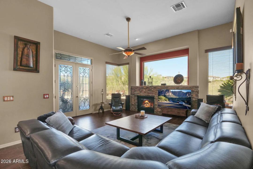 Real Estate Picture 19