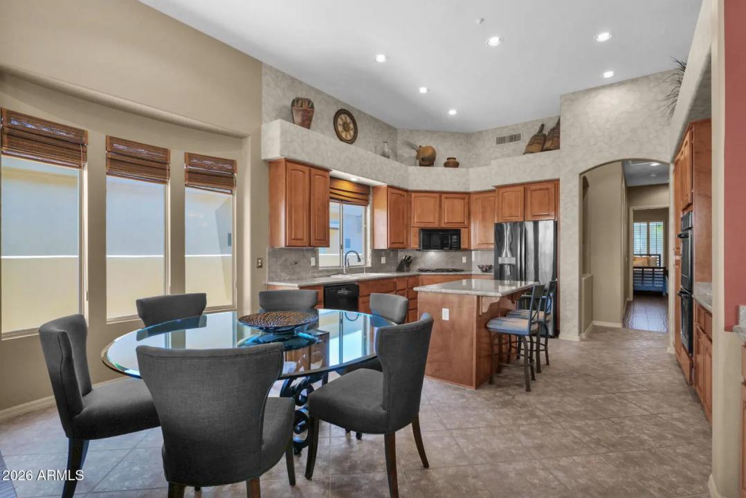 Real Estate Picture 23