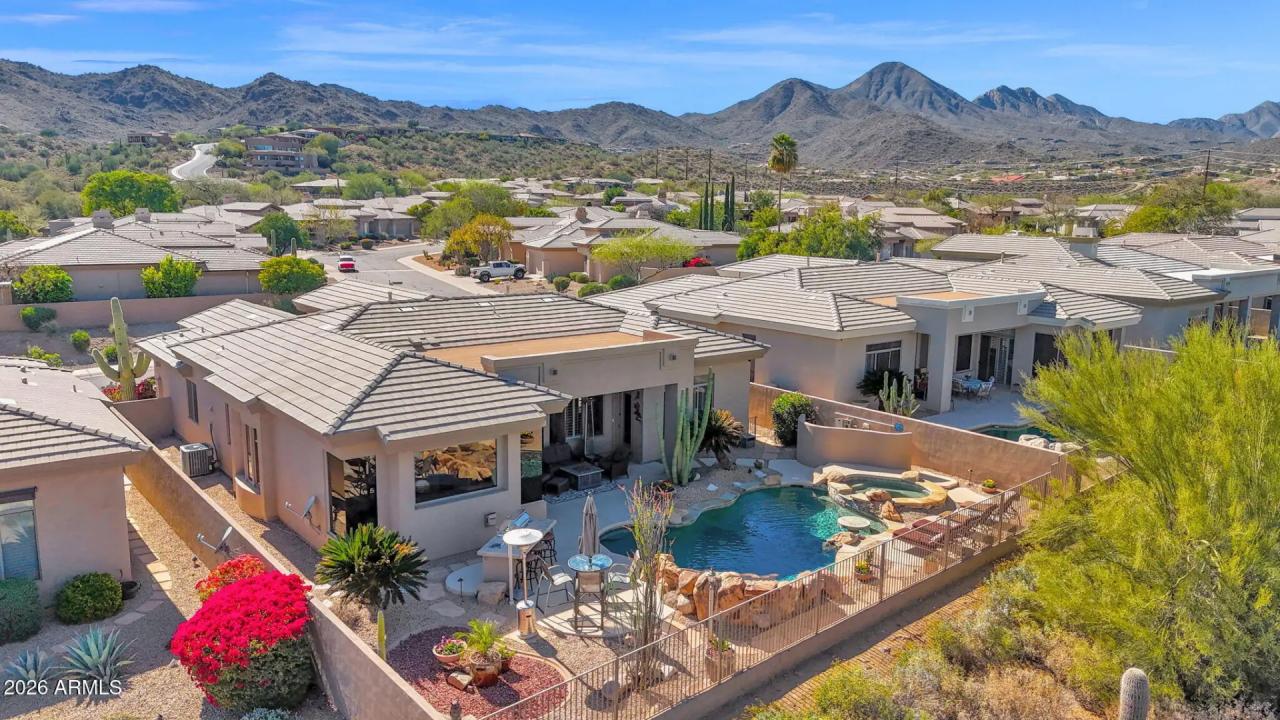 Real Estate Picture 4