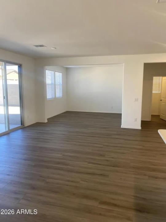 Real Estate Picture 5