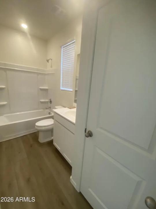 Real Estate Picture 8