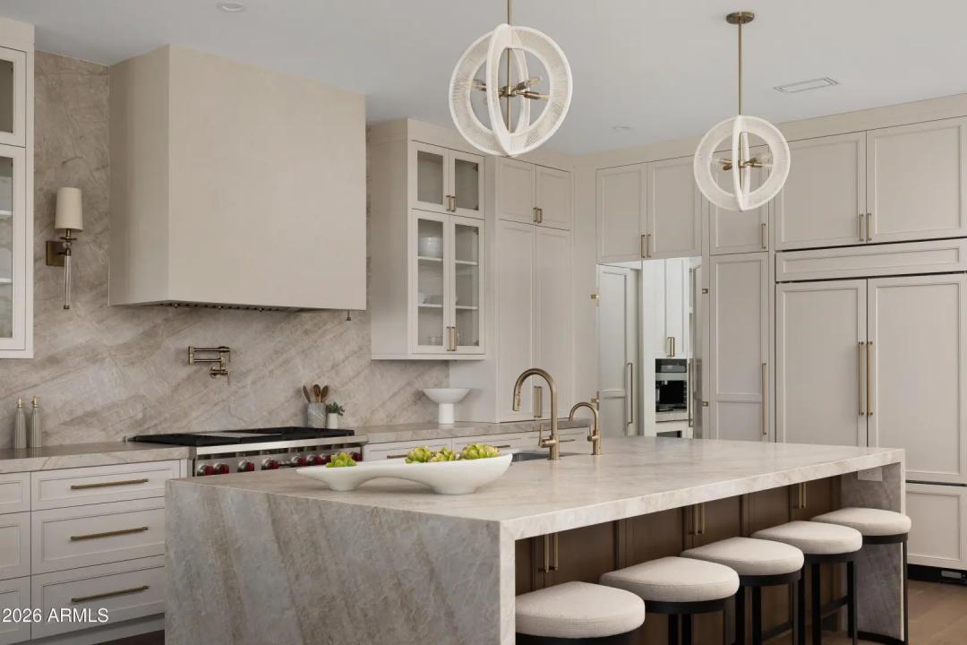 Real Estate Picture 5