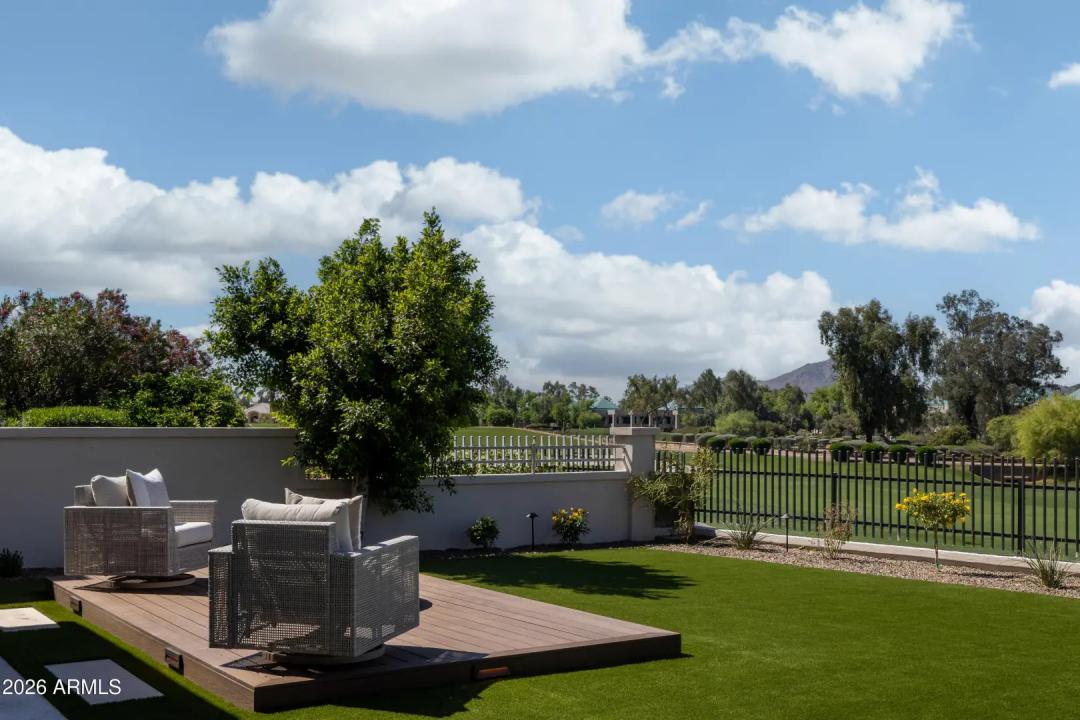 Real Estate Picture 7