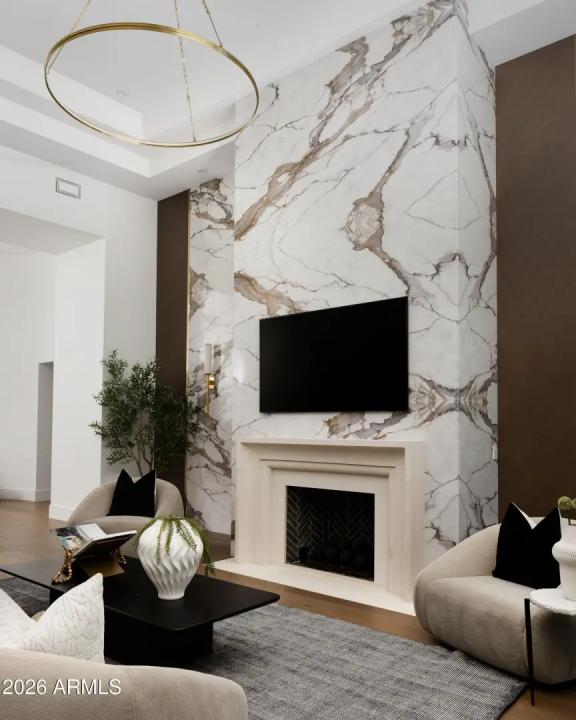 Real Estate Picture 14