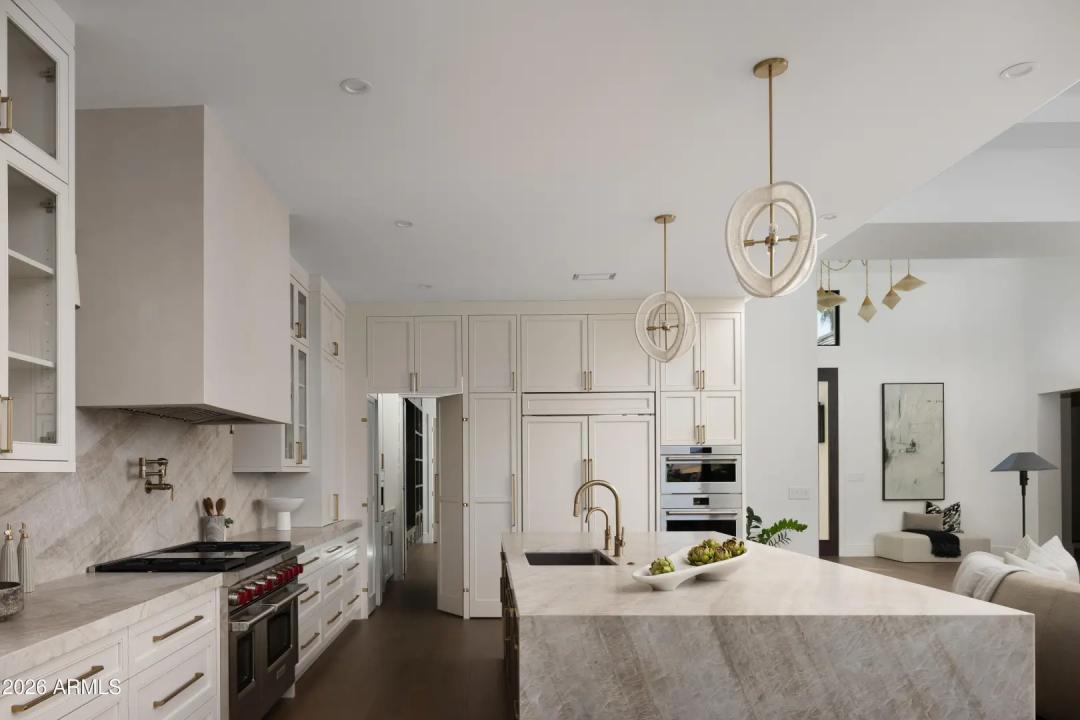 Real Estate Picture 15