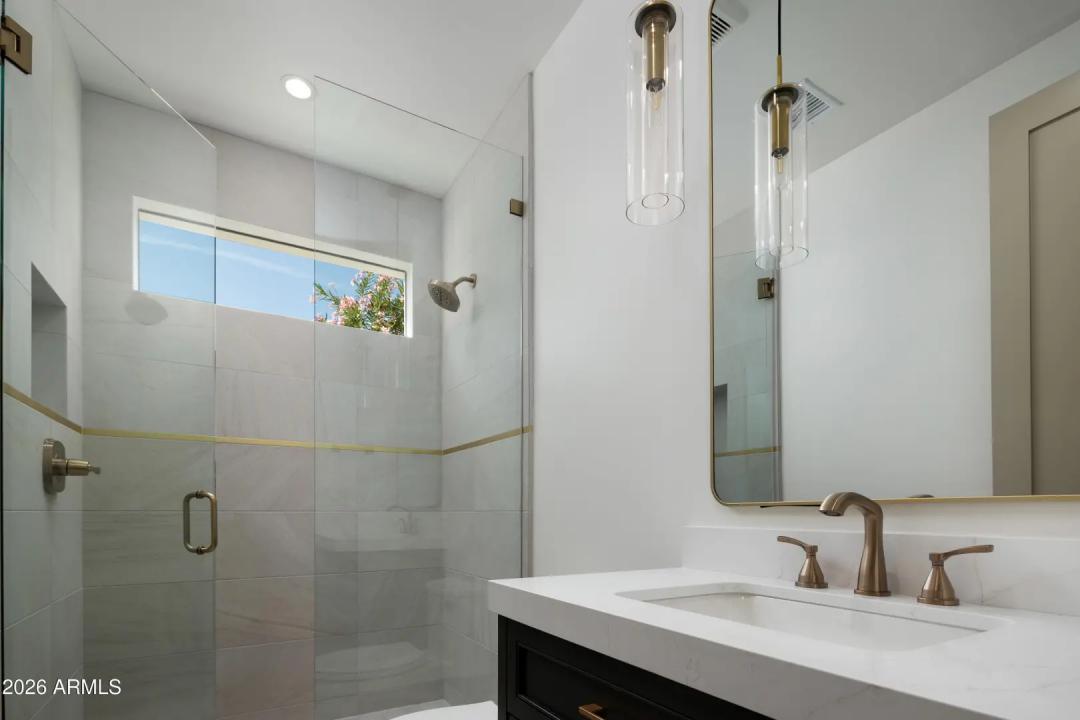 Real Estate Picture 23