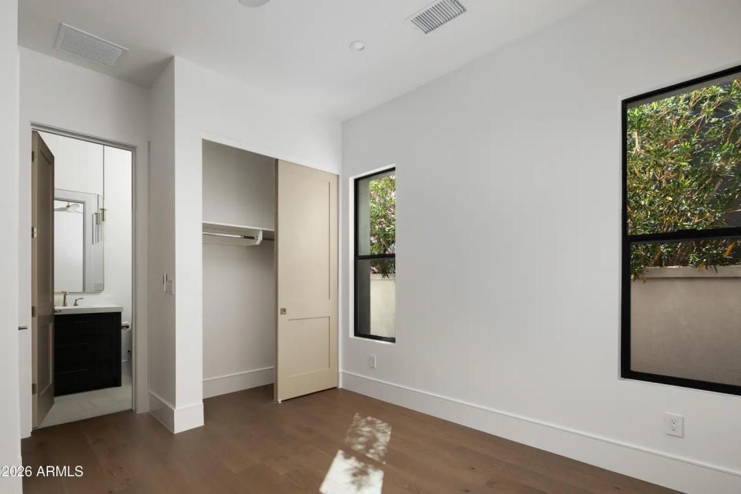 Real Estate Picture 24