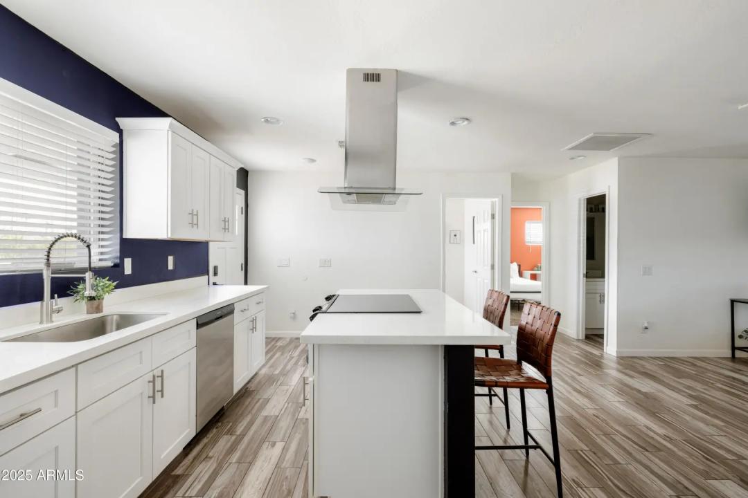 Real Estate Picture 5