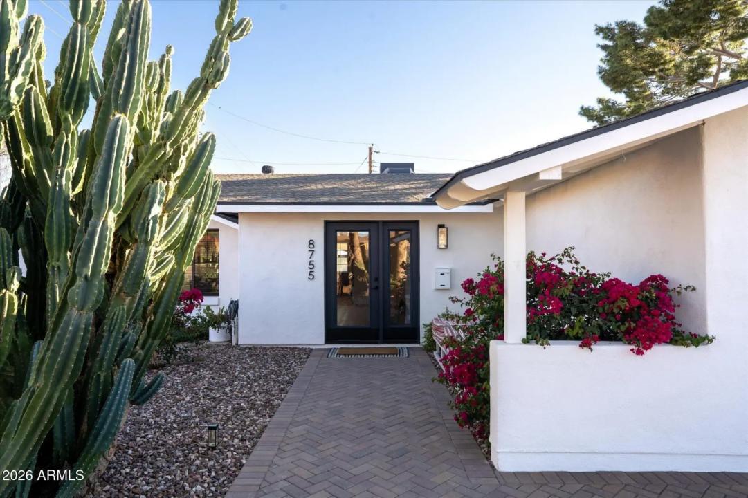 Real Estate Picture 3