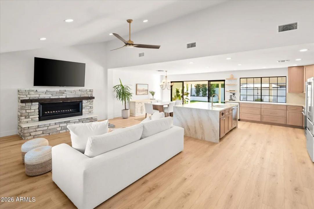 Real Estate Picture 6