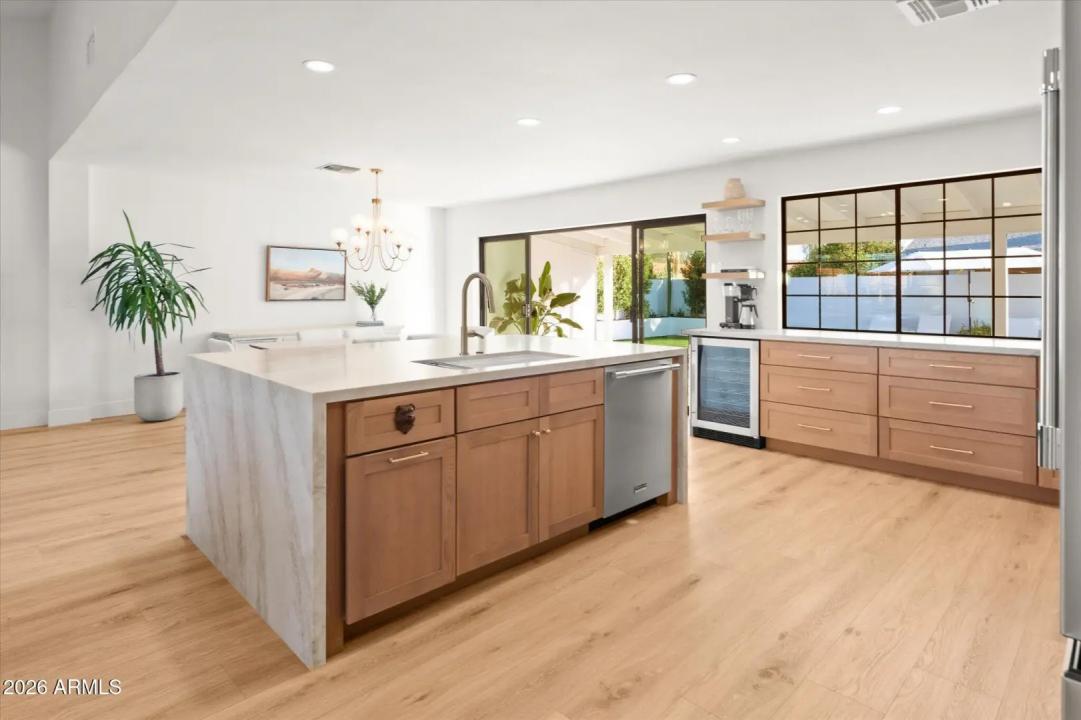 Real Estate Picture 10