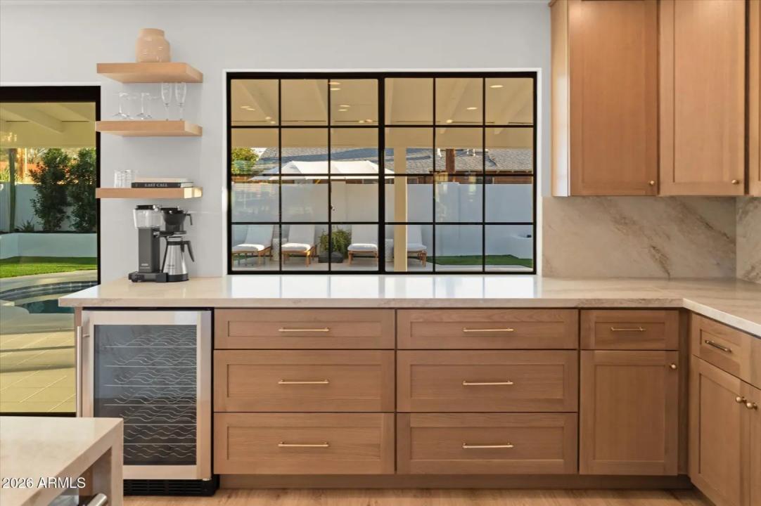 Real Estate Picture 11