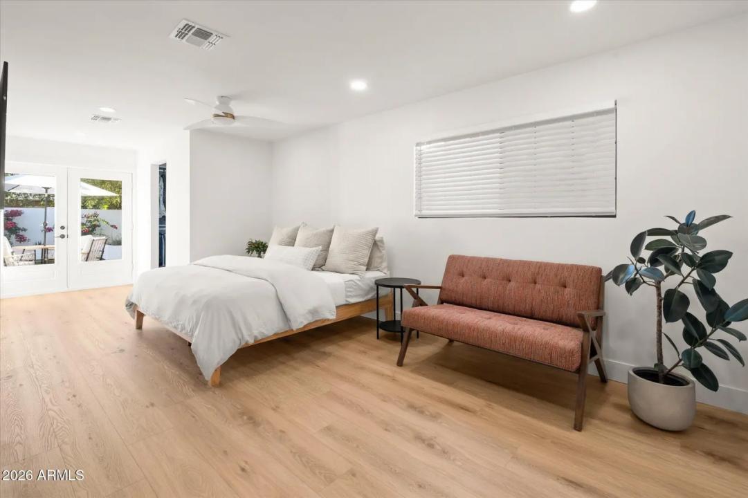 Real Estate Picture 16