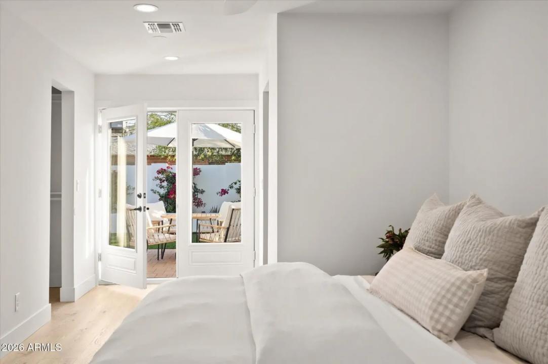 Real Estate Picture 17