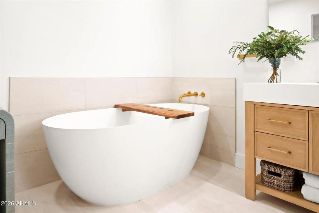 Real Estate Picture 24