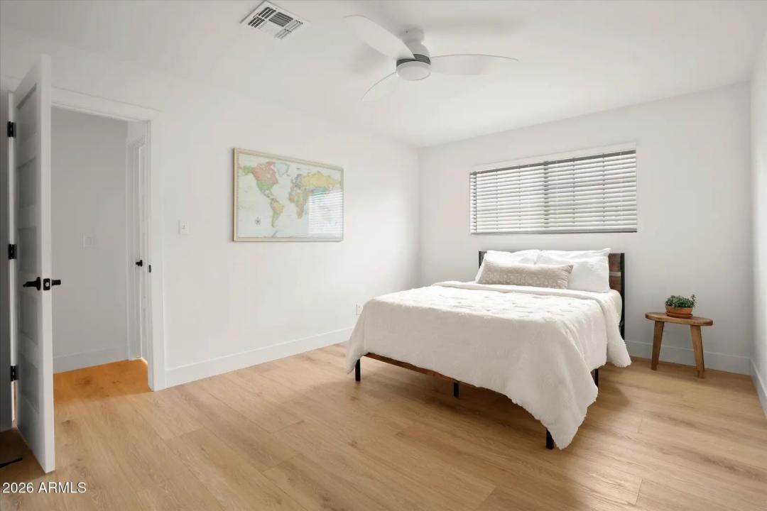 Real Estate Picture 25